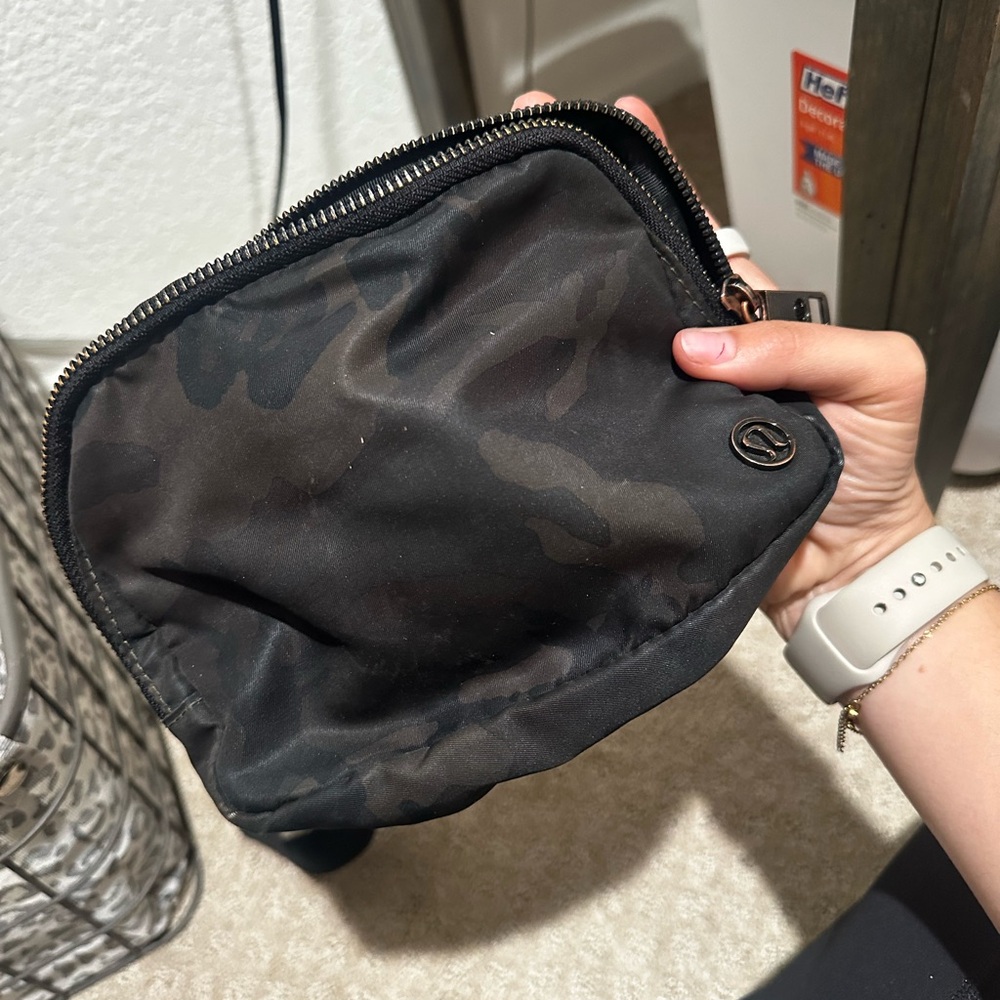 Lululemon Camo Fanny pack